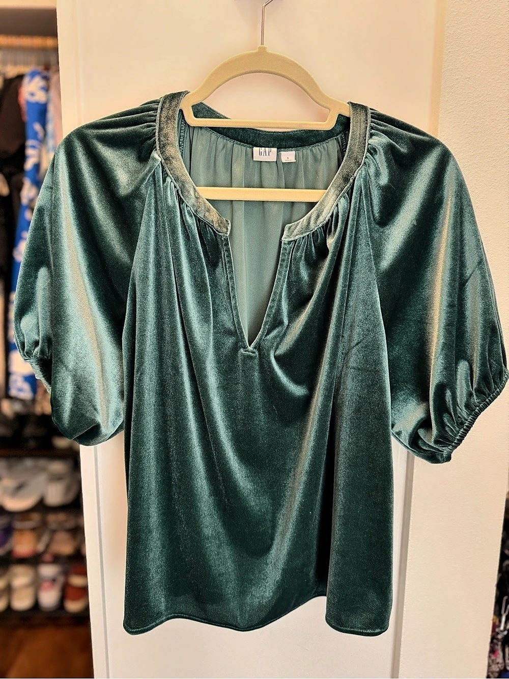 GAP Green Velvet Puff Sleeve Split Neck Blouse Top Small